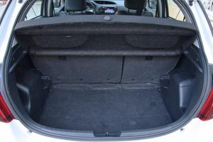 Toyota-Yaris-HSD (5)