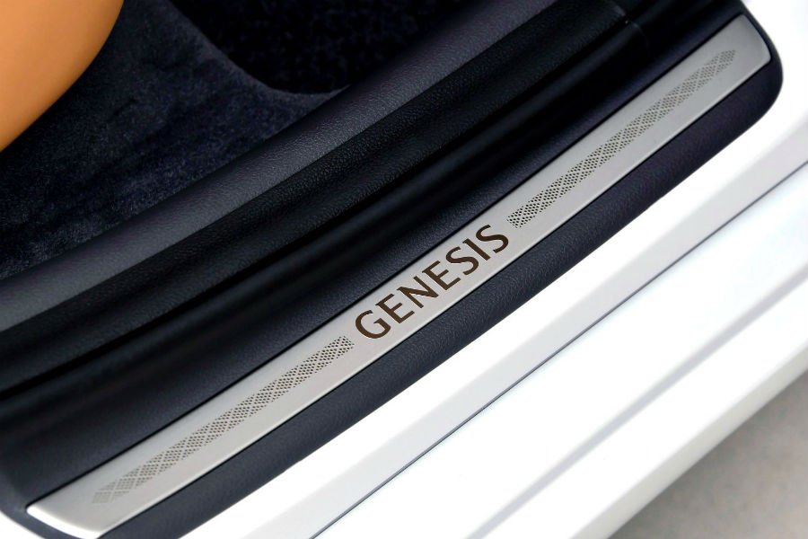 https://autogreeknews.gr/wp-content/uploads/2020/05/genesis-g80-timi11.jpg