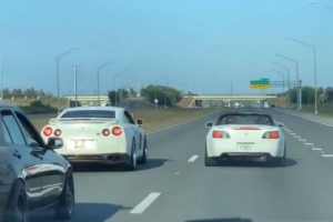 nissan gt-r vs s2000