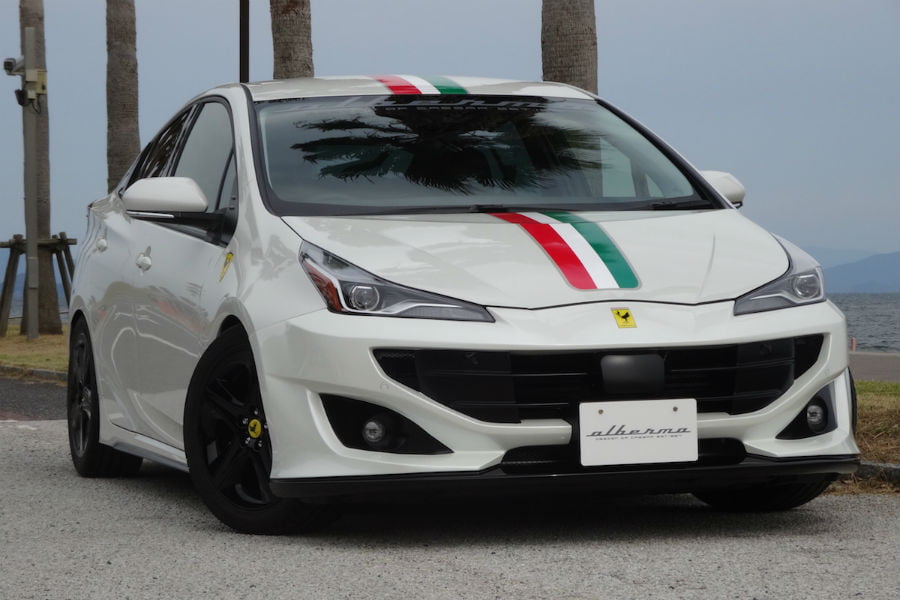 https://autogreeknews.gr/wp-content/uploads/2020/05/toyota-prius-ferrari-ff.jpg