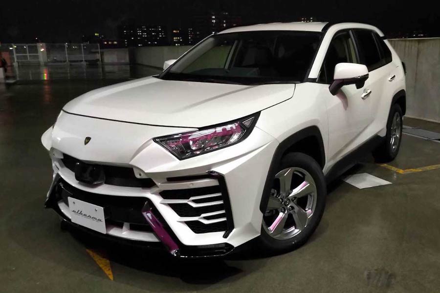 https://autogreeknews.gr/wp-content/uploads/2020/05/toyota-rav4-lamborghini-urus-body-kit-2.jpg