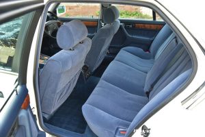 1992-BMW-740i-7-Series-(11)