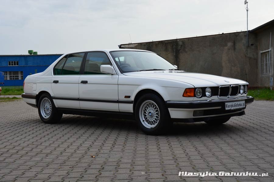 https://autogreeknews.gr/wp-content/uploads/2020/06/1992-BMW-740i-7-Series-4.jpg