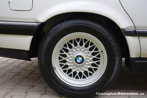 1992-BMW-740i-7-Series-(5)