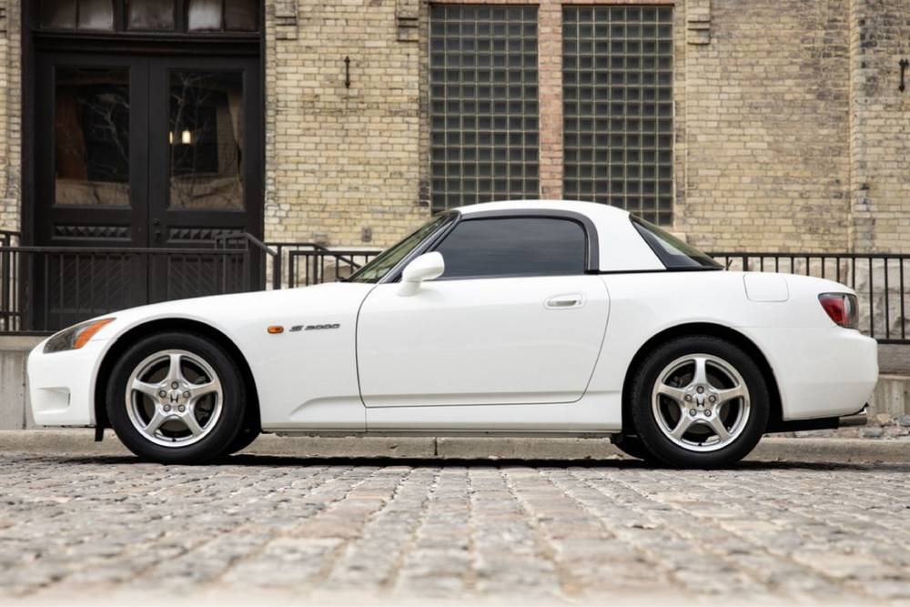 https://autogreeknews.gr/wp-content/uploads/2020/06/2000-Honda-S2000-3.jpg