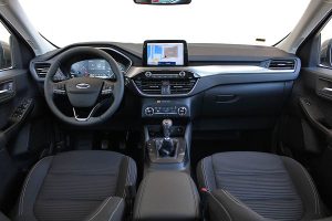 Ford-Kuga-1.5-EcoBlue-diesel-(11a)