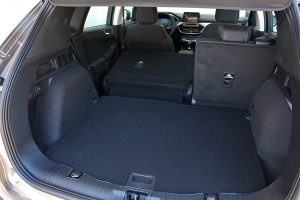 Ford-Kuga-1.5-EcoBlue-diesel-(26)