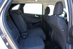 Ford-Kuga-1.5-EcoBlue-diesel-(7)