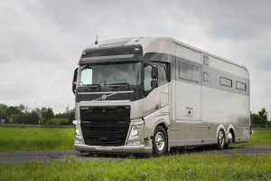 VOLVO-FM-500-horse-transporter-(3)