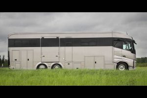 VOLVO-FM-500-horse-transporter-(4)