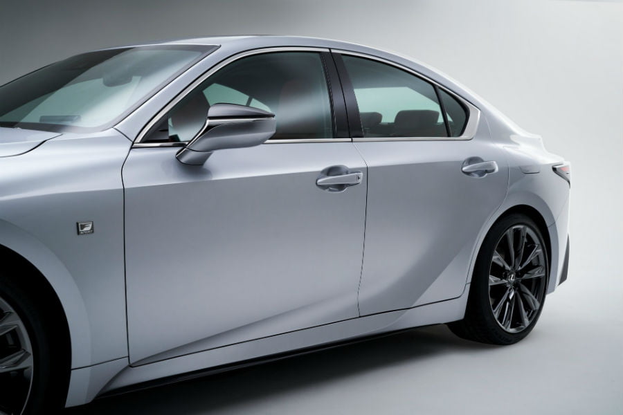 https://autogreeknews.gr/wp-content/uploads/2020/06/new-lexus-is13.jpg