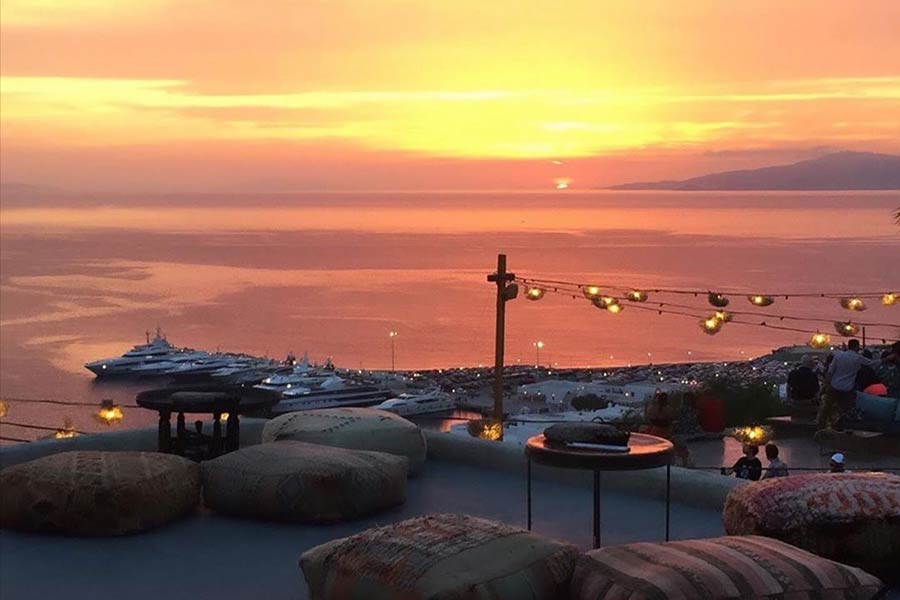 The Fabulous 180° Sunset Bar in the Stunning Mykonos