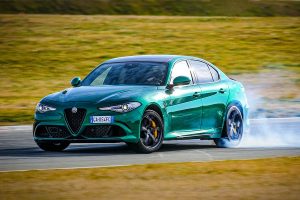Alfa-Romeo-Giulia-Quadrifoglio