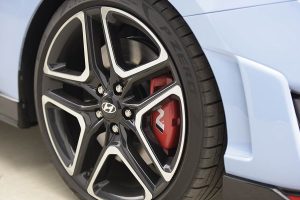 Hyundai-Veloster-N-(7)