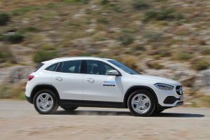 Mercedes-GLA-200 (12)