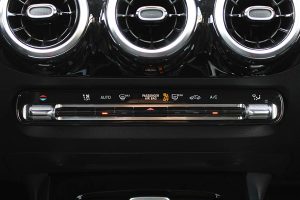 Mercedes-GLA-200 (24)