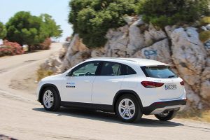 Mercedes-GLA-200 (50)