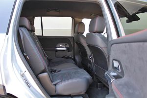 Mercedes-GLB-200-(11)