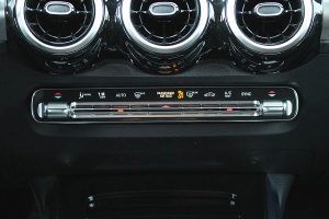 Mercedes-GLB-200-(20)