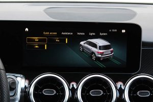 Mercedes-GLB-200-(22)