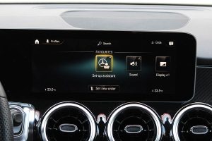 Mercedes-GLB-200-(24)