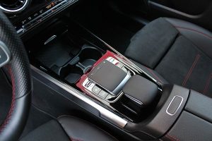 Mercedes-GLB-200-(27)