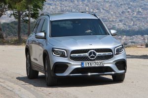 Mercedes-GLB-200-(3)