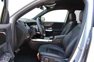 Mercedes-GLB-200-(42)