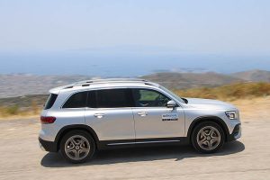 Mercedes-GLB-200-(48)