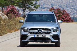 Mercedes-GLB-200-(5)