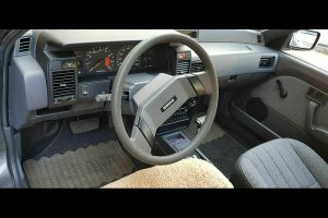 Nissan-Sunny-1987-(8)