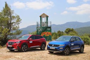 Peugeot 2008 vs VW T-Roc (8)