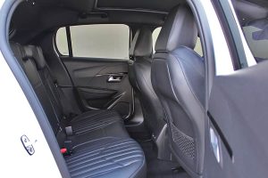 Peugeot 208 1.2 130 (10)