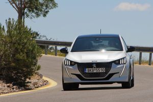 Peugeot 208 1.2 130 (2)