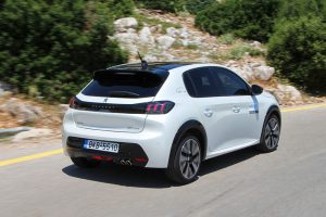 Peugeot 208 1.2 130 (24)