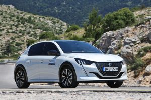 Peugeot 208 1.2 130 (3)