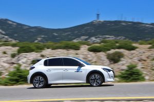 Peugeot 208 1.2 130 (7)