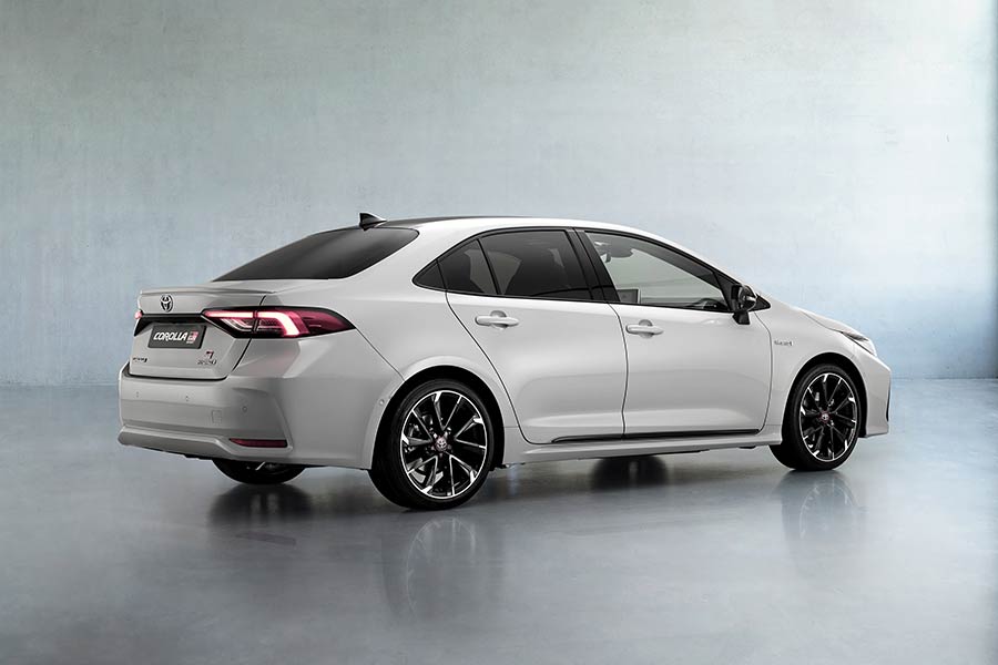 https://autogreeknews.gr/wp-content/uploads/2020/07/Toyota-Corolla-Sedan-GR-Sport-2.jpg
