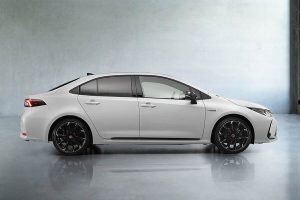 Toyota-Corolla-Sedan-GR-Sport-(5)