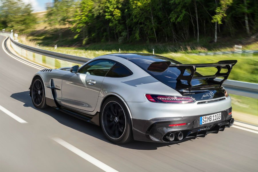 https://autogreeknews.gr/wp-content/uploads/2020/07/mercedes-amg-gt-black-series2.jpg