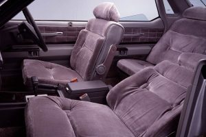 nissan_cedric_200_turbo_brougham_hardtop_3