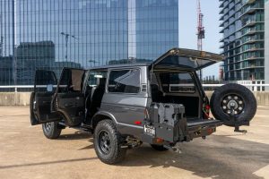 toyota land cruiser fj62 6