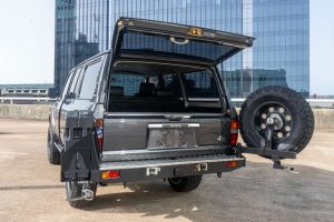 toyota land cruiser fj62 8