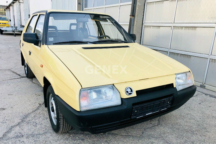 https://autogreeknews.gr/wp-content/uploads/2020/08/1990-skoda-favorit-3.jpg