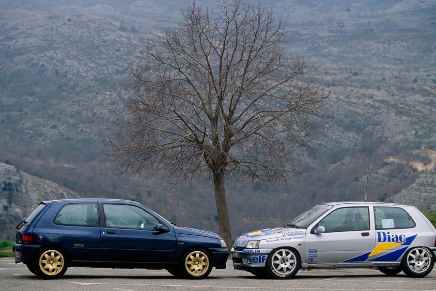 https://autogreeknews.gr/wp-content/uploads/2020/08/2020-30-years-of-Renault-CLIO-Renault-CLIO-I-1990-1999-1_low.jpg