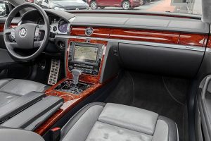 Volkswagen-Phaeton-long-V8-4.2-FSI-Poltrona-Frau-(6)