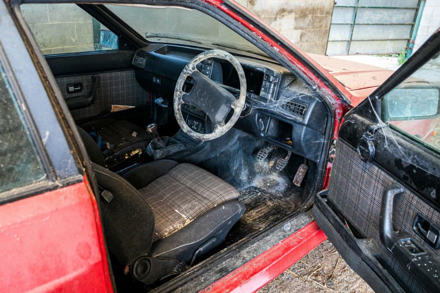 https://autogreeknews.gr/wp-content/uploads/2020/08/audi-quattro-barn-find4.jpg