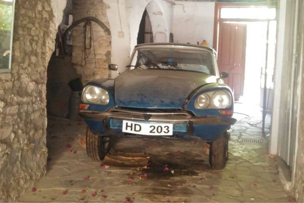 https://autogreeknews.gr/wp-content/uploads/2020/08/citroen-ds-cyprus-1.jpg