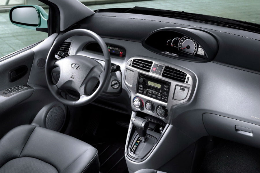 https://autogreeknews.gr/wp-content/uploads/2020/09/2001-hyundai-matrix-interior.jpg