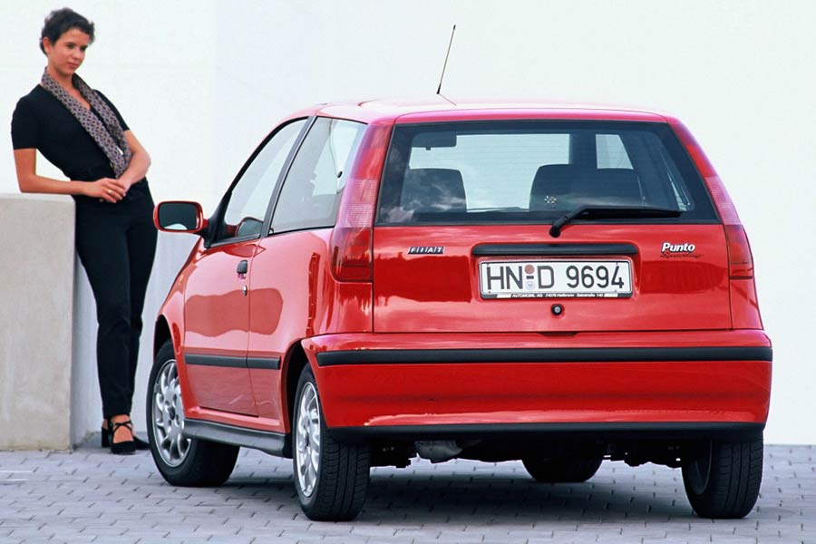 https://autogreeknews.gr/wp-content/uploads/2020/09/Fiat-Punto-1993-6.jpg